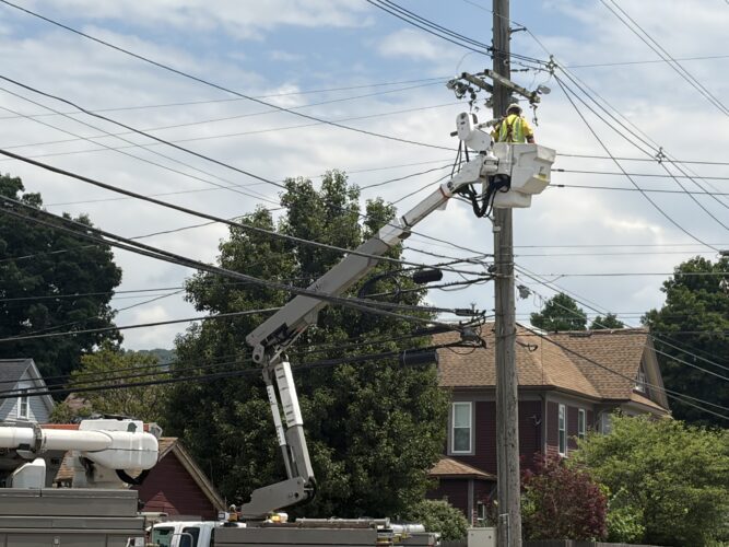 1,800 reported without power in Elkins area